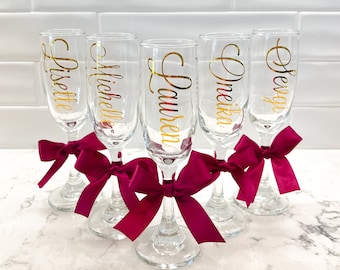 Personalized Champagne Flute: Elegant Glassware with Custom Name