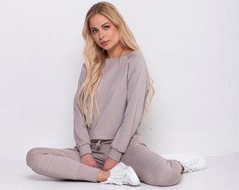 Loungewear Set, Comfy Lounge Outfit, Open Back Sexy Tracksuit, Sweatshirt and Sweatpants Set, Comfy Travel Outfit, Valentine's Day gift