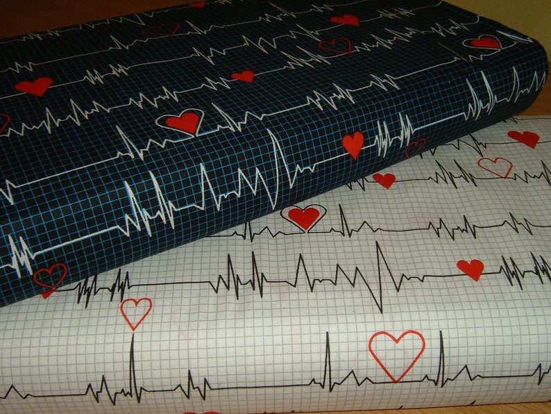 50x110 cm EKG calling all nurses blau Herz Herzschlag Baumwolle Patchworkstoff Bild 6