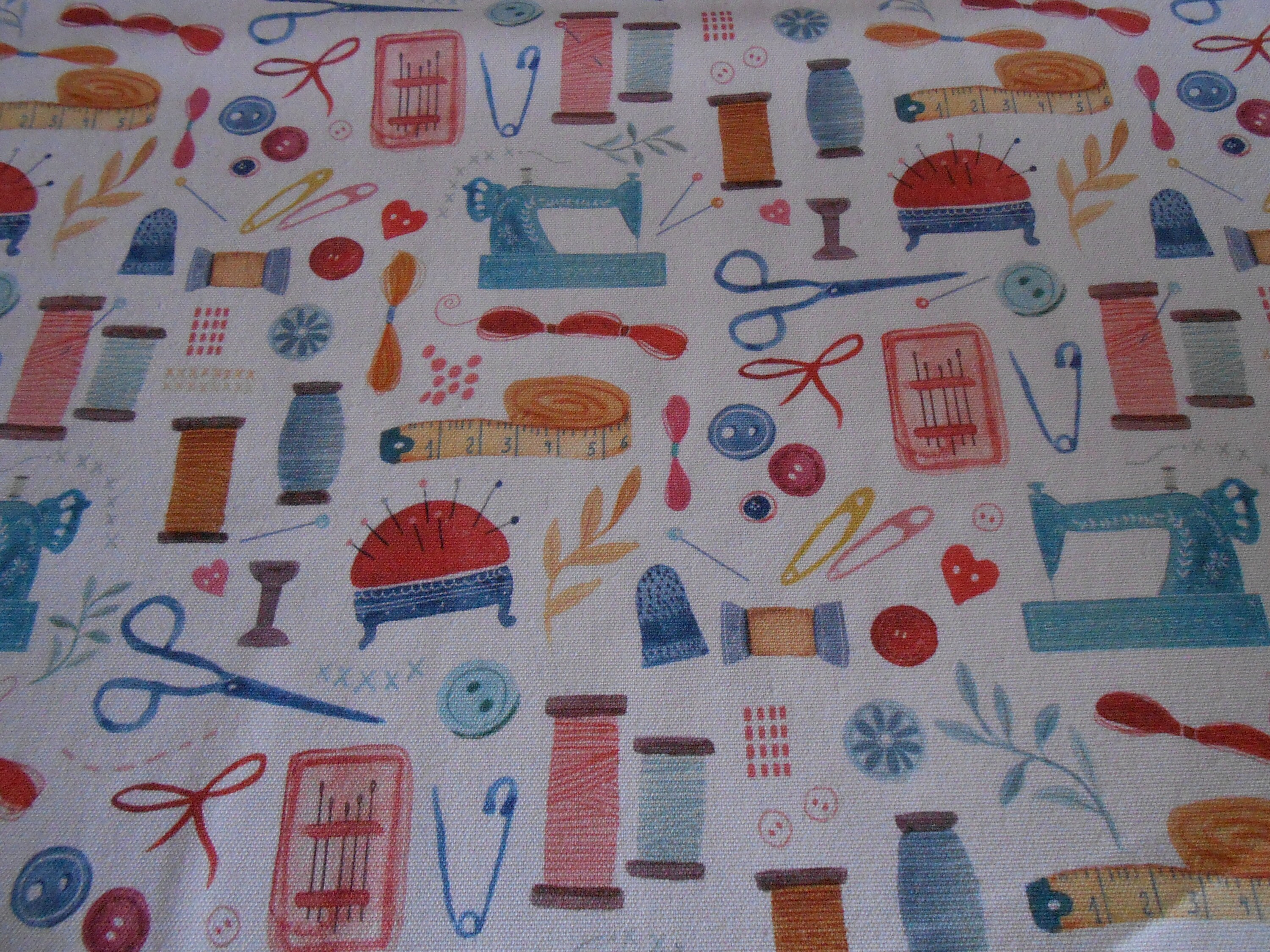 Prym Nadelkissen Mit Scheren-Motiv Und Praktischer Taschenschere – 9,5x10 Cm, Grau