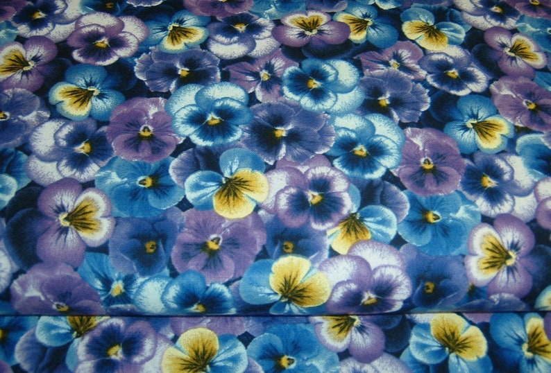 Violet Pansy blue purple yellow Patchwork fabric cotton 50 x 110 cm image 4