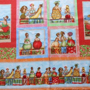 Puede incluir: Una tela colorida con un patrón repetitivo de mujeres en varias poses en una playa. Las mujeres llevan bikinis y sostienen fruta. La tela es un mosaico de diferentes colores y patrones.