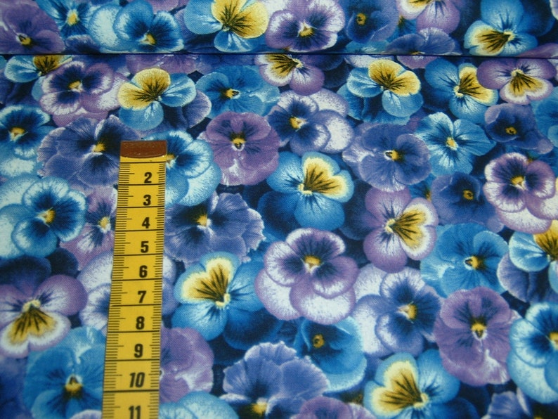 Violet Pansy blue purple yellow Patchwork fabric cotton 50 x 110 cm image 3