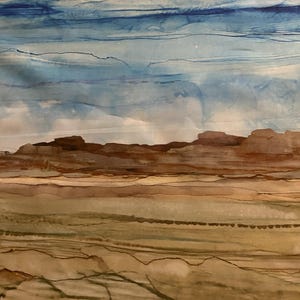 Puede incluir: Pintura de paisaje abstracto con una composición en capas de colores. La obra de arte representa un cielo con tonos de azul y blanco sobre un terreno marrón y verde. La pintura tiene una apariencia texturizada.