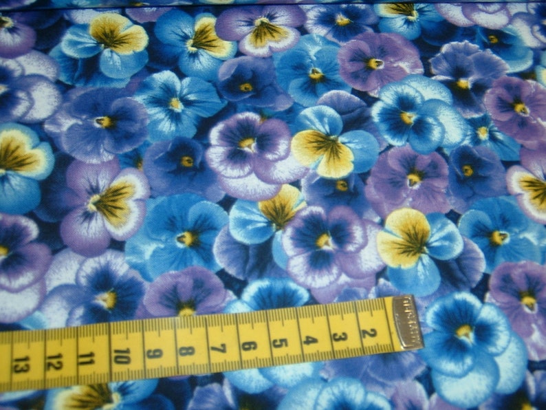 Violet Pansy blue purple yellow Patchwork fabric cotton 50 x 110 cm image 2