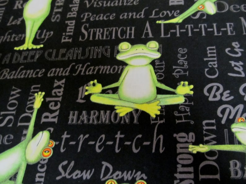 Frosch Yoga Back in 5 minutes Balance Baumwolle Patchworkstoff 50x110 cm Bild 4