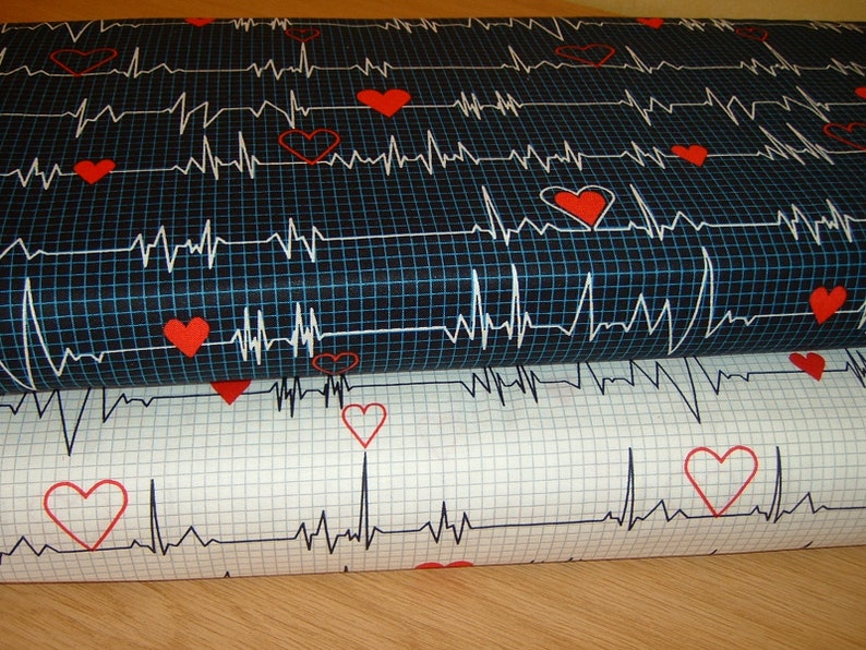 50x110 cm EKG calling all nurses blau Herz Herzschlag Baumwolle Patchworkstoff Bild 5