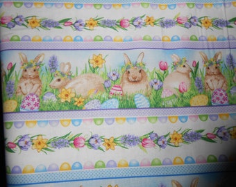Conejitos Flores Huevos de Pascua Cenefa de Pascua Henry Glass Hoppy Hunting 50 x 110 cm Tela Patchwork Algodón