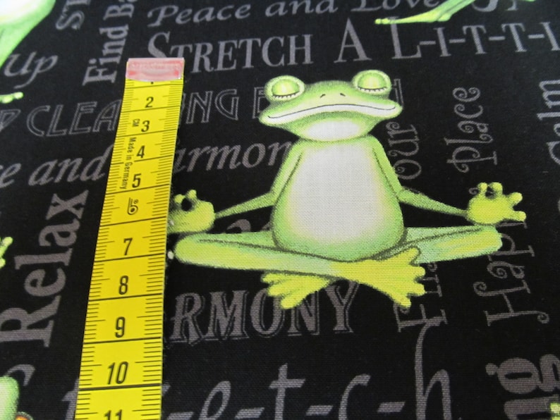 Frosch Yoga Back in 5 minutes Balance Baumwolle Patchworkstoff 50x110 cm Bild 6