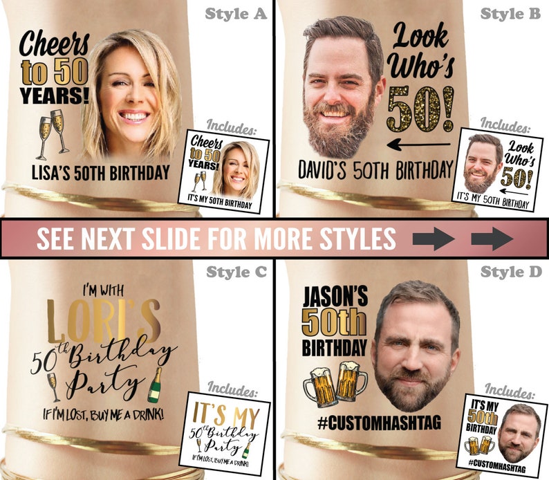 Puede incluir: Cuatro estilos diferentes de accesorios de cabina de fotos para una fiesta de cumplea&ntilde;os n&uacute;mero 50. Cada accesorio presenta un dise&ntilde;o de brillo dorado con un mensaje personalizado y un espacio para una foto. Los accesorios incluyen "Cheers to 50 Years!" con un dise&ntilde;o de copa de champ&aacute;n, "Look Who's 50!" con una flecha apuntando hacia la izquierda, "I'm With LORE'S 50th Birthday Party" con un dise&ntilde;o de botella de champ&aacute;n y "Jason's 50th Birthday" con un dise&ntilde;o de jarra de cerveza.