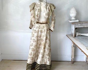 Woman's clothing antique Vintage Victorian set Dress skirt bodice SILK  Turn of the Century clothes