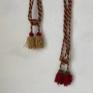 Juego de 2 alzapaños para cortina con borlas, color rojo y verde, tratamiento exclusivo para ventanas ecológico