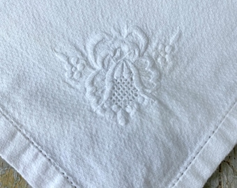 1 Single Vintage French Napkin Floral Embroidery white linen 1920s 1930s farmhouse country holiday antique table linens Textile Trunk