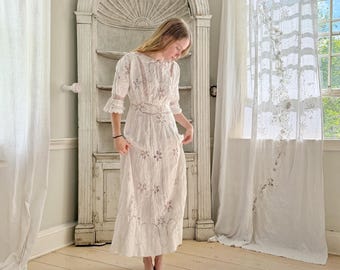 Antique Lingerie Dress Edwardian 1910s Linen Art Nouveau Embroidery Cutwork Bridal Gown US Size 0 2 small white Lace wedding handmade art