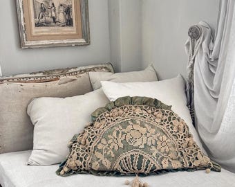 35x19 1920 Antike Französisch Filet Spitze werfen Kissen Kissen Handarbeit Satin Shabby Wohnkultur Boudoir Kissen fächerförmig 20er Jahre Vintage