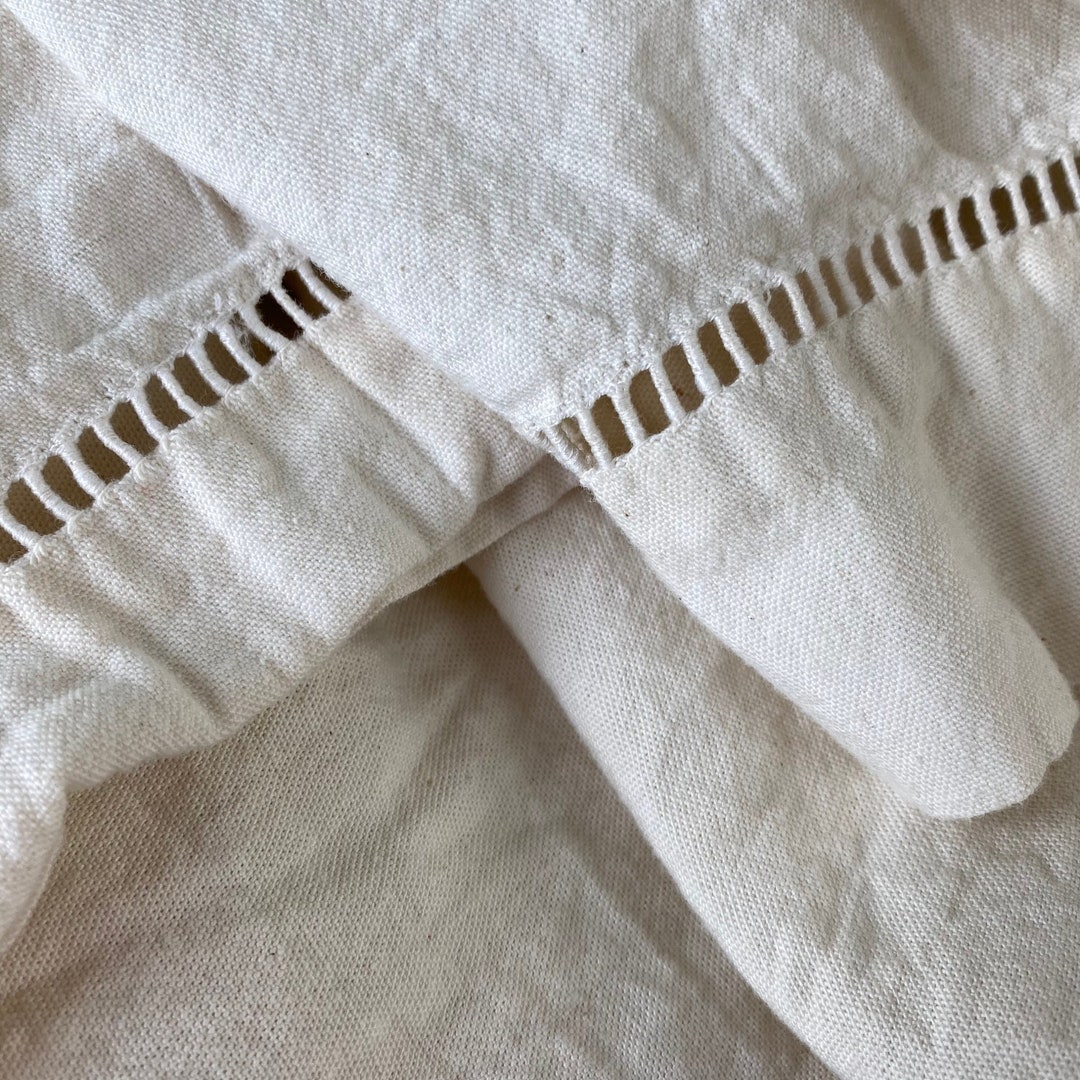 Lovely Heavyweight 100% Cotton White Cotton Sheet With Ladder Work ...