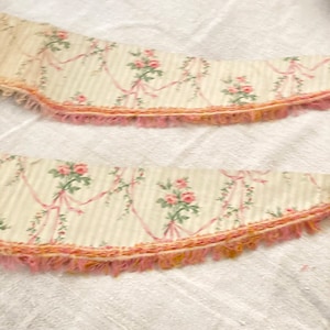 2 tiebacks   Faded floral 1900 Antique fabric Bow + Flower pattern stylized 1890-1910 ~ Country cottage The Textile Trunk eco-friendly