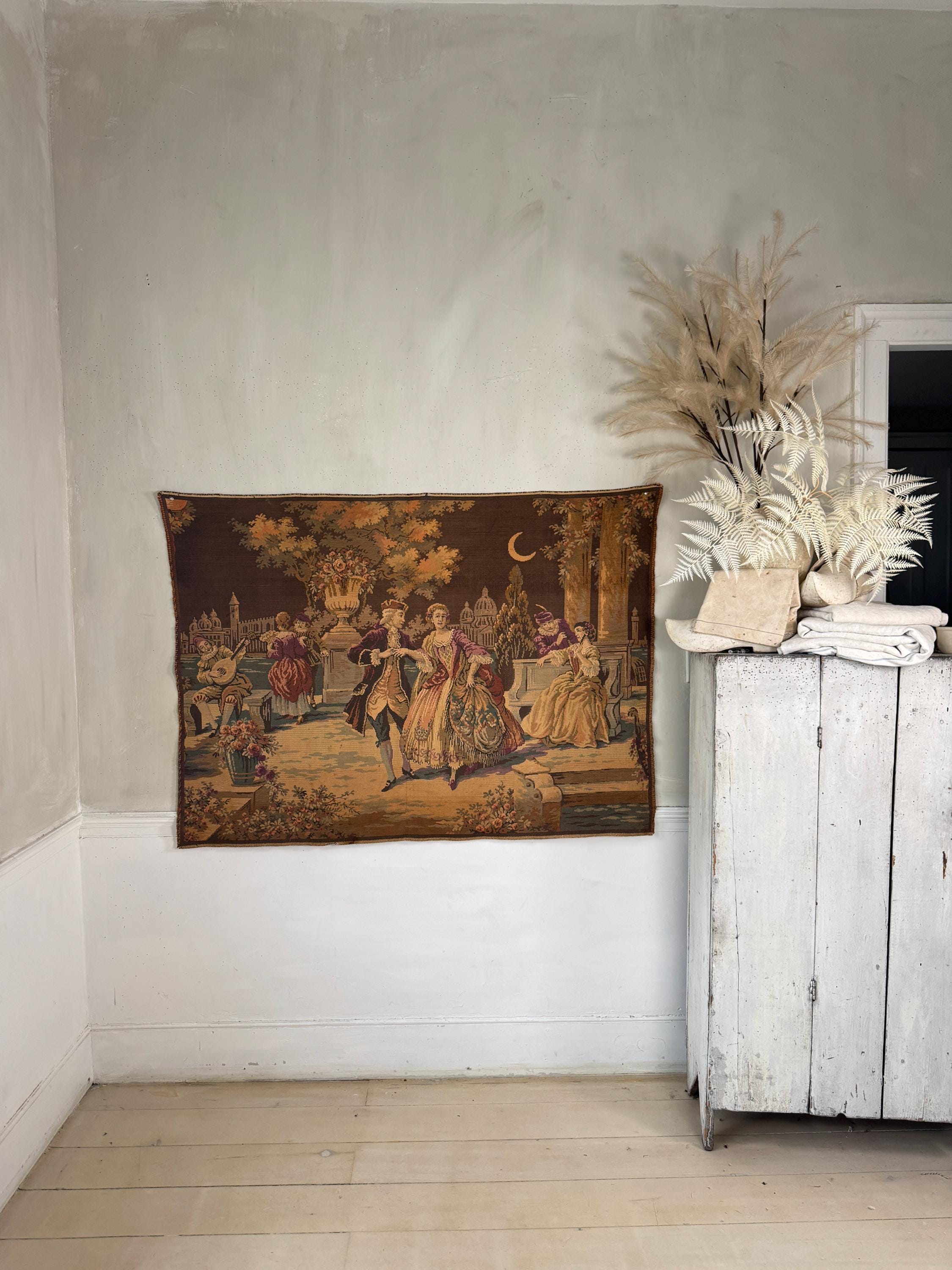 Tpisserie nglise ncienne vec scène de chsse médiévle, tenture murle En vente sur 1stDibs
