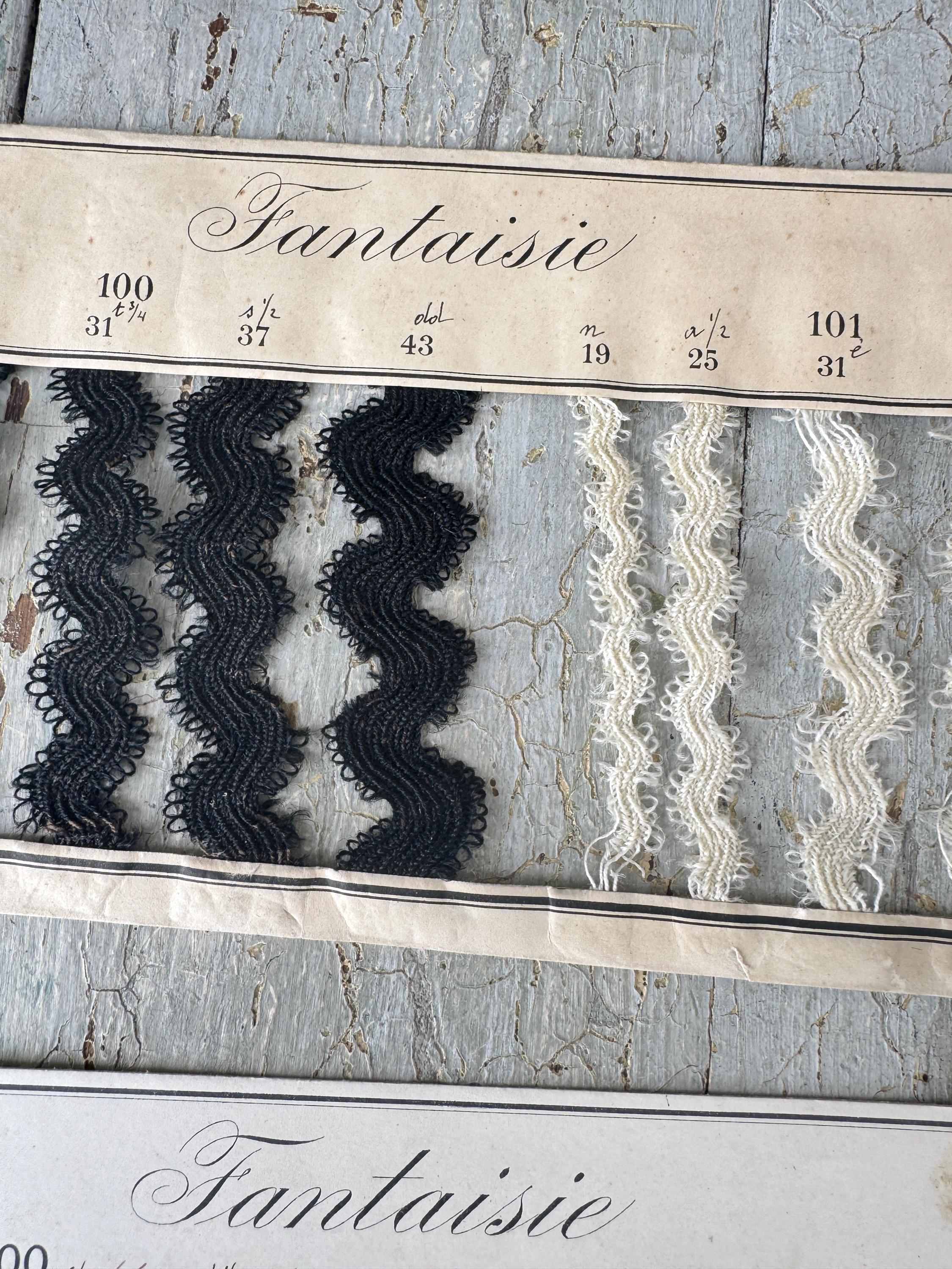 アンティークリボン2本、フランスのサンプル見本カード、パスマン