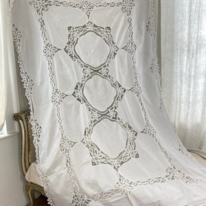 62x99 MARRIAGE Antique handmade French White Lace tablecloth  rectangular  festive Christmas Thanksgiving banquet eco-friendly