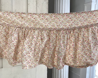 Vintage floral ruffle French fabric small scale floral cotton textile bed skirt ?? eco-friendly