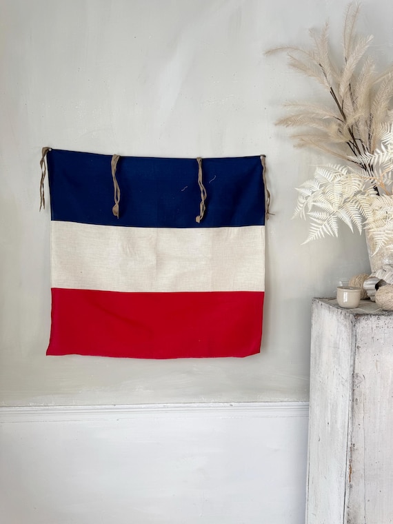アンティーク雑貨 French Vintage Flag . 32x32 Antique French Flag Nautical ? Red White Blue Cotton 19th