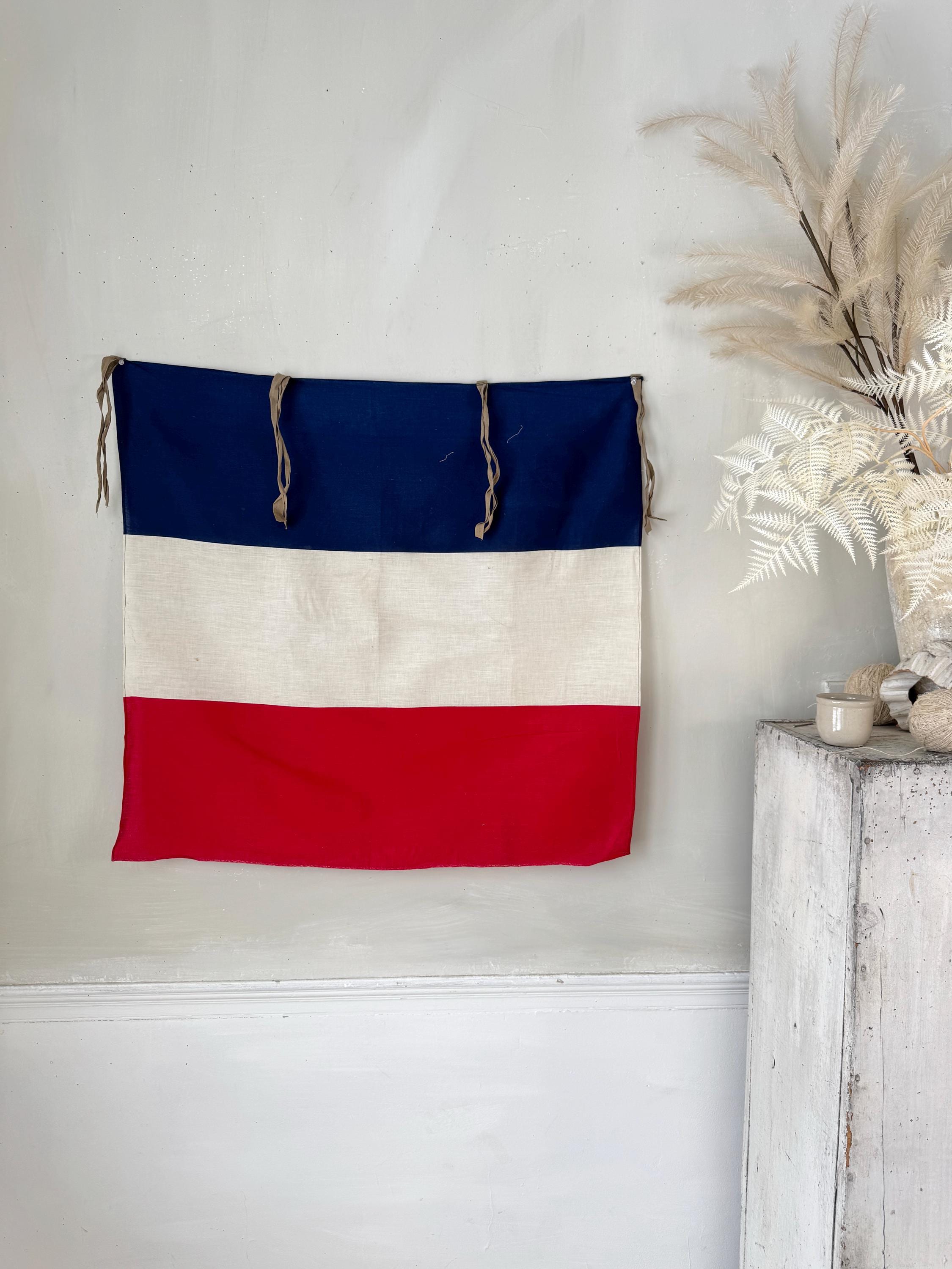 アンティーク雑貨 French Vintage Flag . 32x32 Antique French Flag Nautical ? Red White Blue Cotton 19th