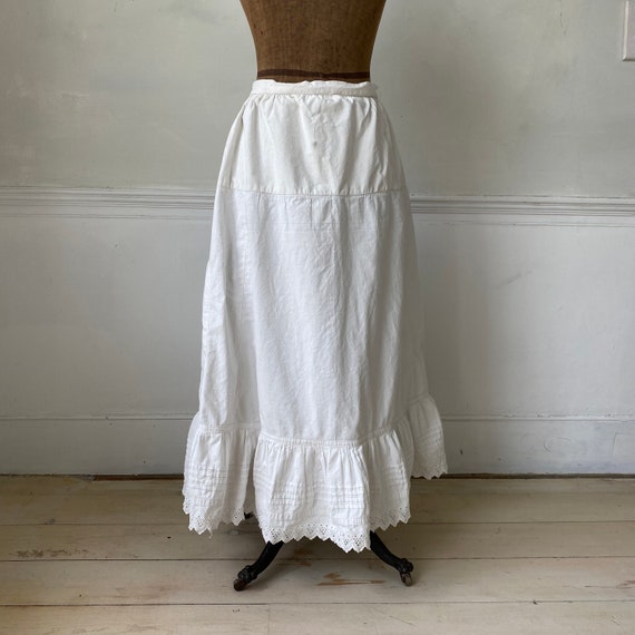 Gorgeous late 1800's petticoat white cotton lace … - image 4