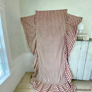 1940&#39;s bed cover vintage interior  Antique French fabric European from France country farmhouse  décor  The Textile Trunk eco-friendly