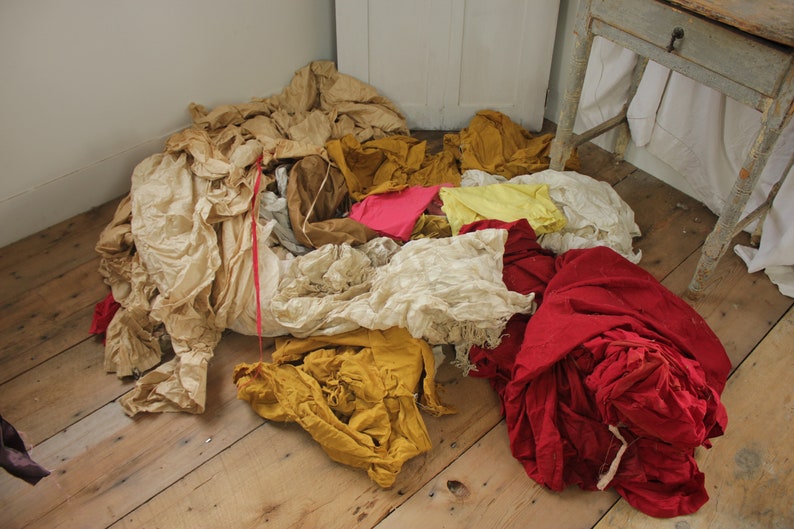 17 pounds of Antique monohrome French fabric Project crafting SCRAPS turkey red old curtain backings