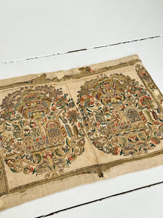 Ricamo metallico barocco del 1600, paramento ecclesiastico