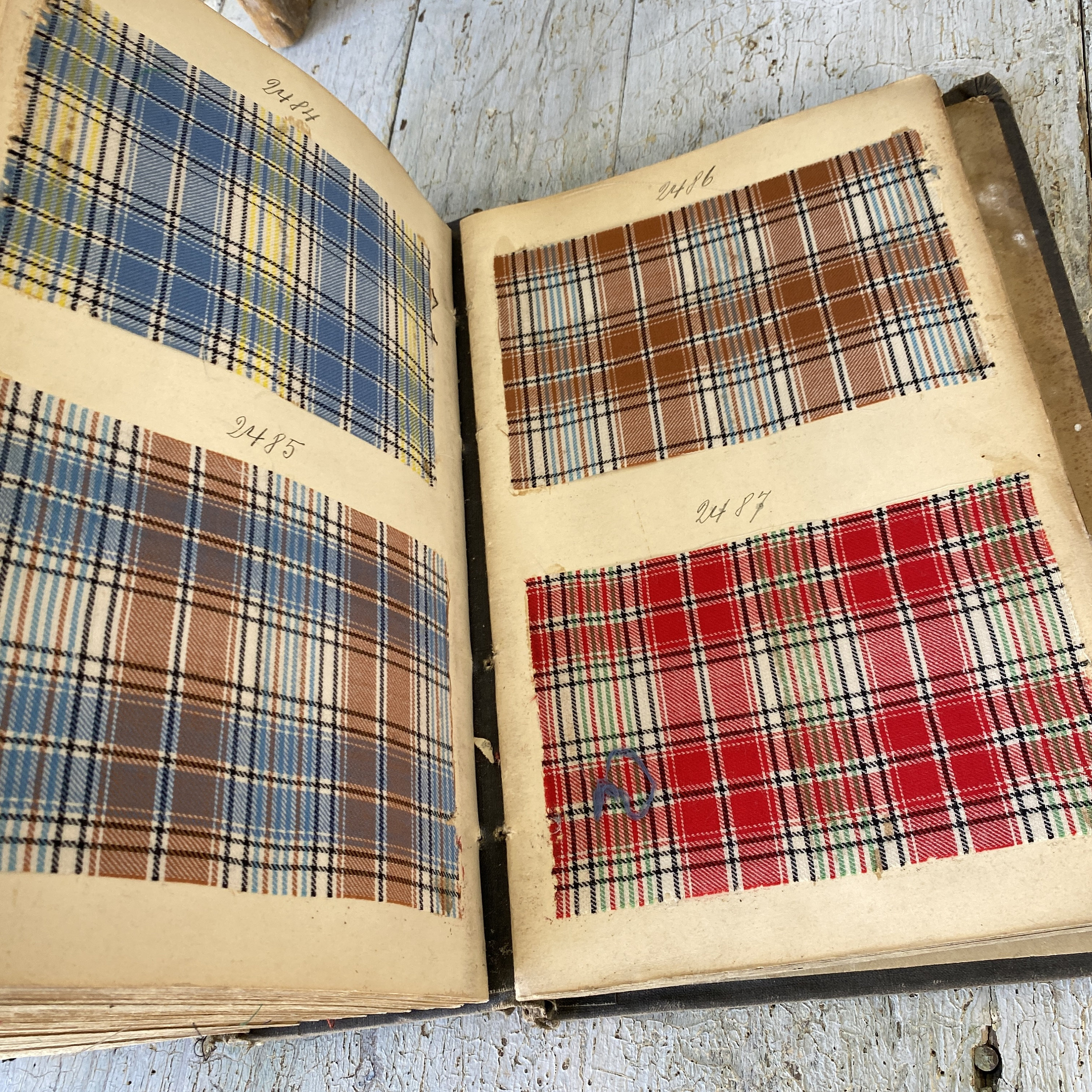 1000+ Samples Swatch Book Antique French Pattern Woven Fabric