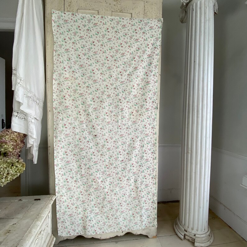 1930/'s French cotton fabric material small scale floral heavy weight
