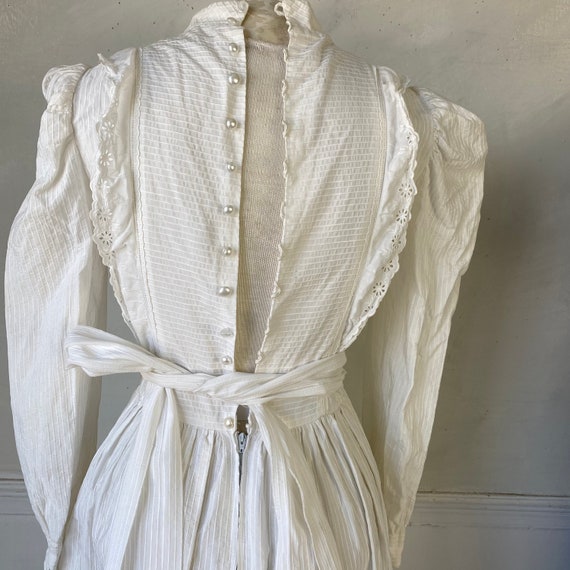 Vintage White French Dress Ribbed Cotton Dress Ey… - image 9