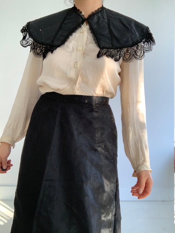 Antique Victorian Capelet French Black Silk & Lace