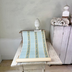 13,3 YARDS Anni '50? (4 disponibili) Carta da parati francese vintage in seta Motivo moiré Strisce blu Lavabile Casa costiera Eco-friendly