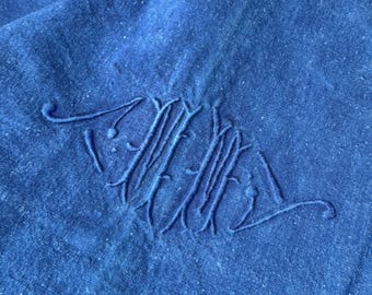 Sábana Metis de lino francés vintage teñida con índigo de 89x63 cm, años 30, azul, monograma MM, tejido textil con diseño de escalera, decoración del hogar, arte de pared, hecho a mano, estilo costero.
