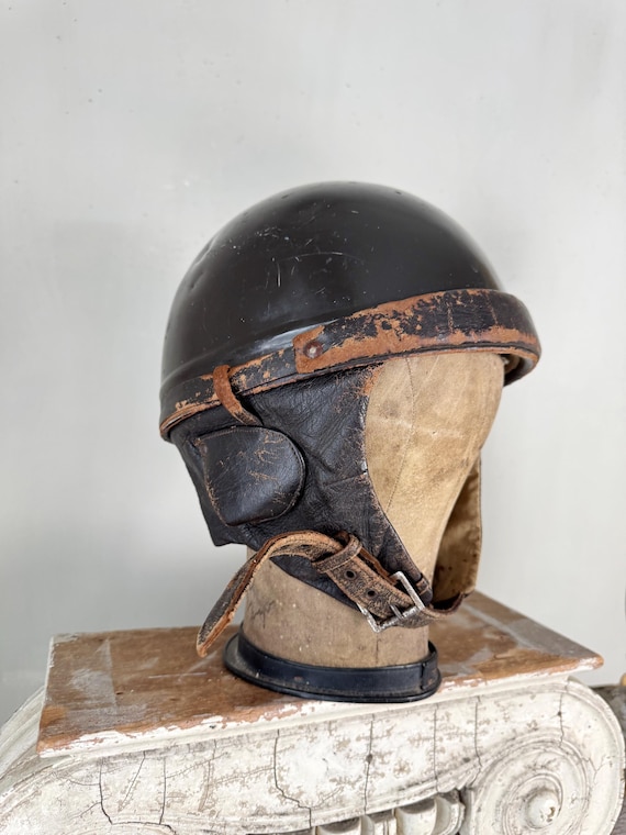 Buy 1950's Geno Paris French Vintage Motorcycle Helmet Leather Head  Protector Metal Inspired Home Decor Wall Art Memorabilia Decorative Altus  Online in India - Etsy