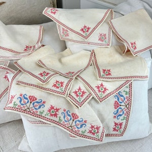 11 piece SET handmade unique 7 napkins table linens Vintage cross-stitched textiles napkins table runner Pink floral design ~ eco-friendly