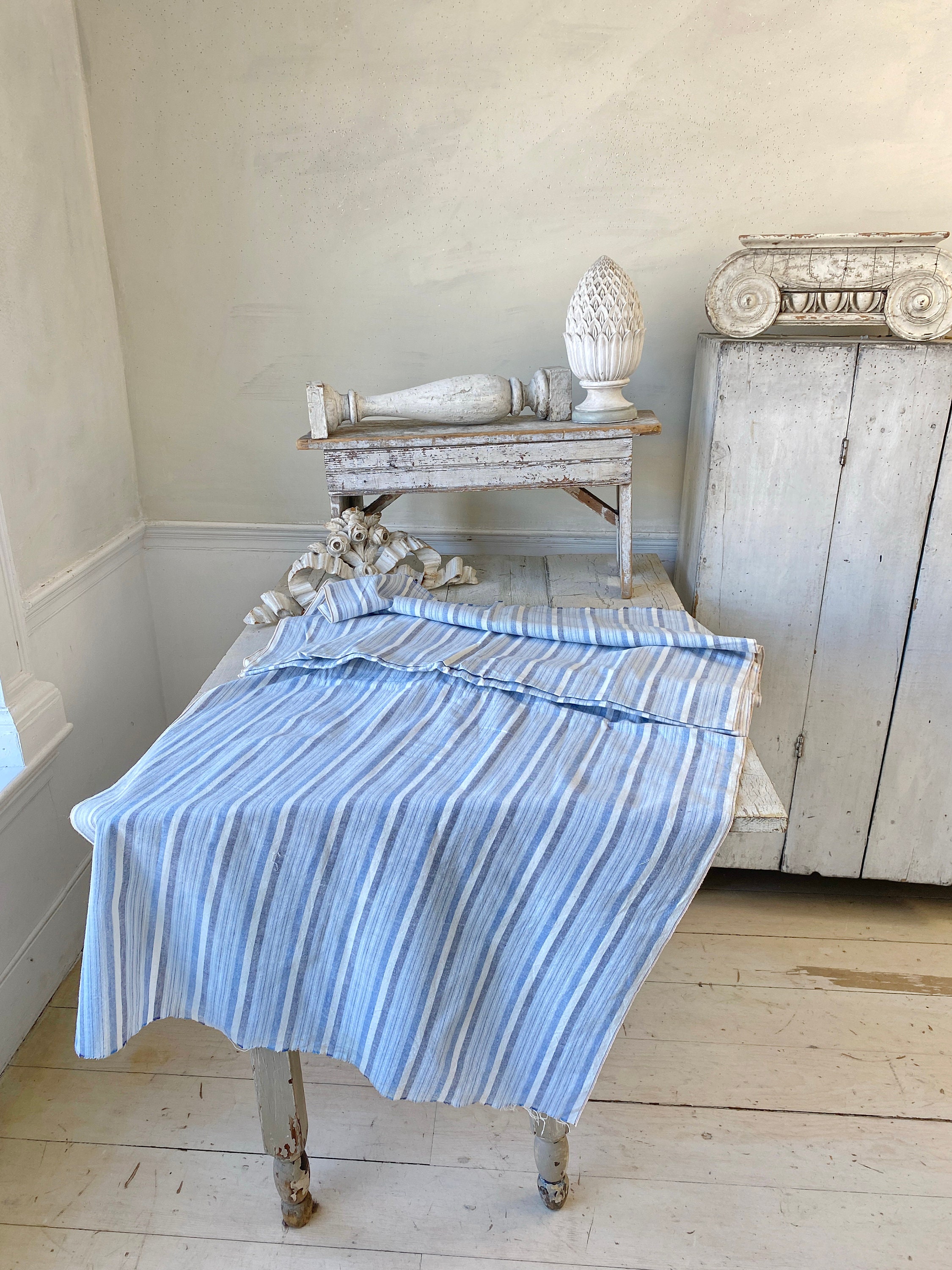 洋書　FRENCH TEXTILES 洋書 FRENCH TEXTILES Antique French Textiles for Designers