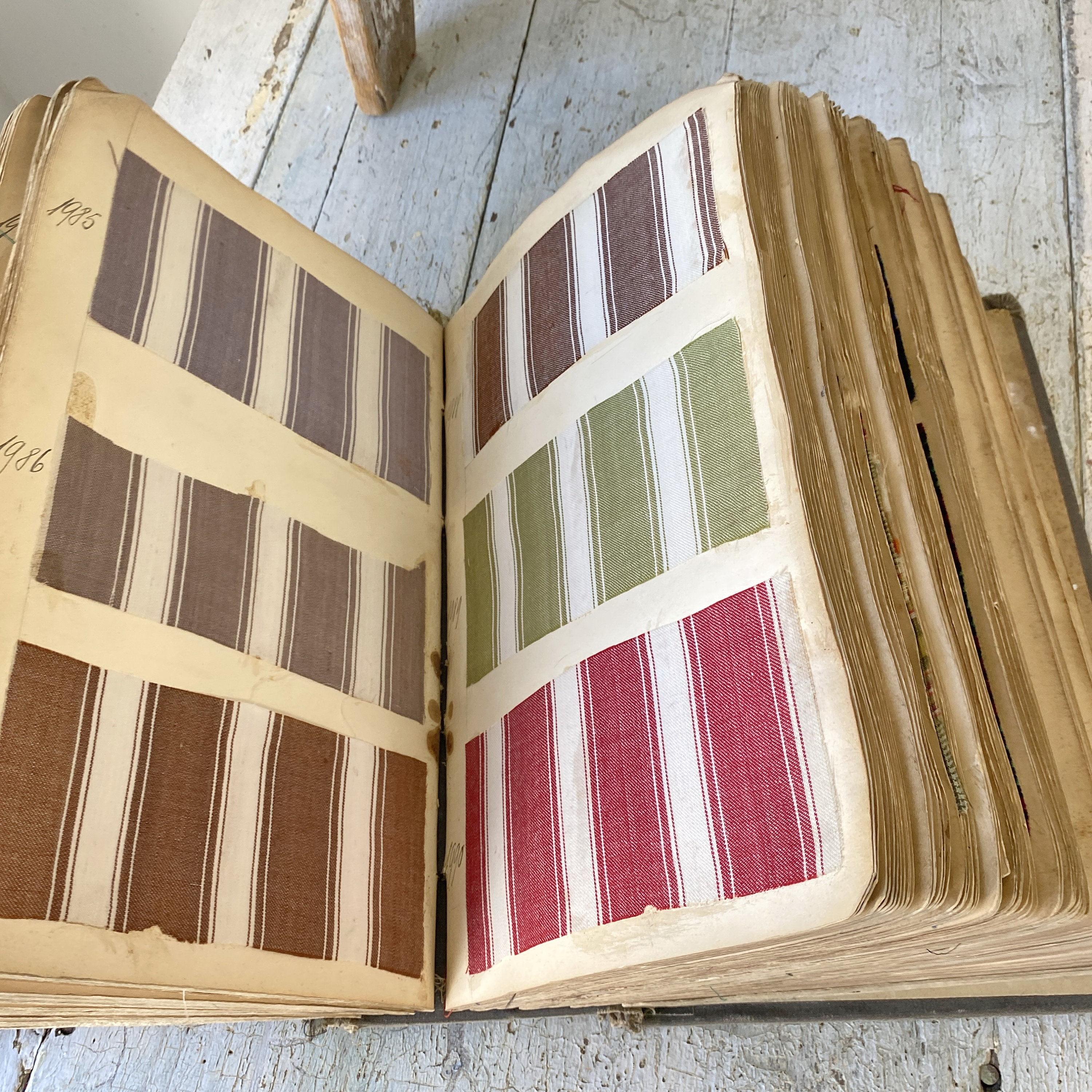 1000+ Samples Swatch Book Antique French Pattern Woven Fabric