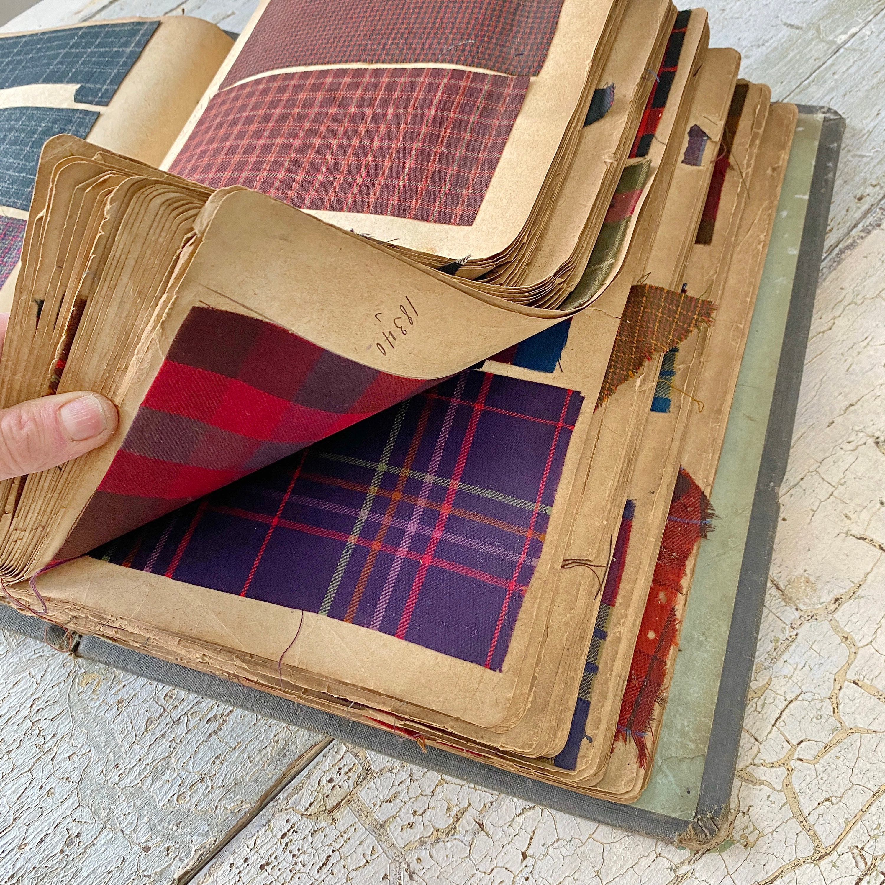 洋書　FRENCH TEXTILES il_fullxfull.5768470049_l5c2.jpg