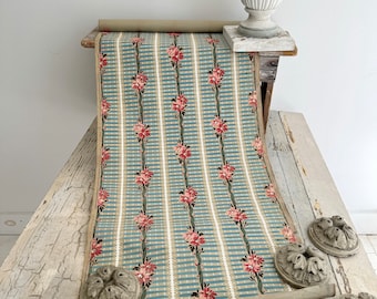 7,9 YDS 1920 Behang Frans gedrukt behang antieke periode interieurs landelijke cottage-stijl Bloemen The Textile Trunk