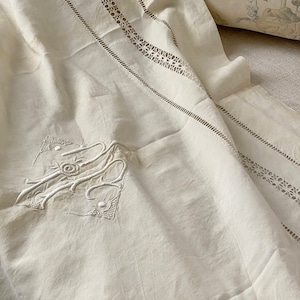 JL antique FINE lace linen finely woven French sheet STUNNING embroidered detail design 1920 eco-friendly