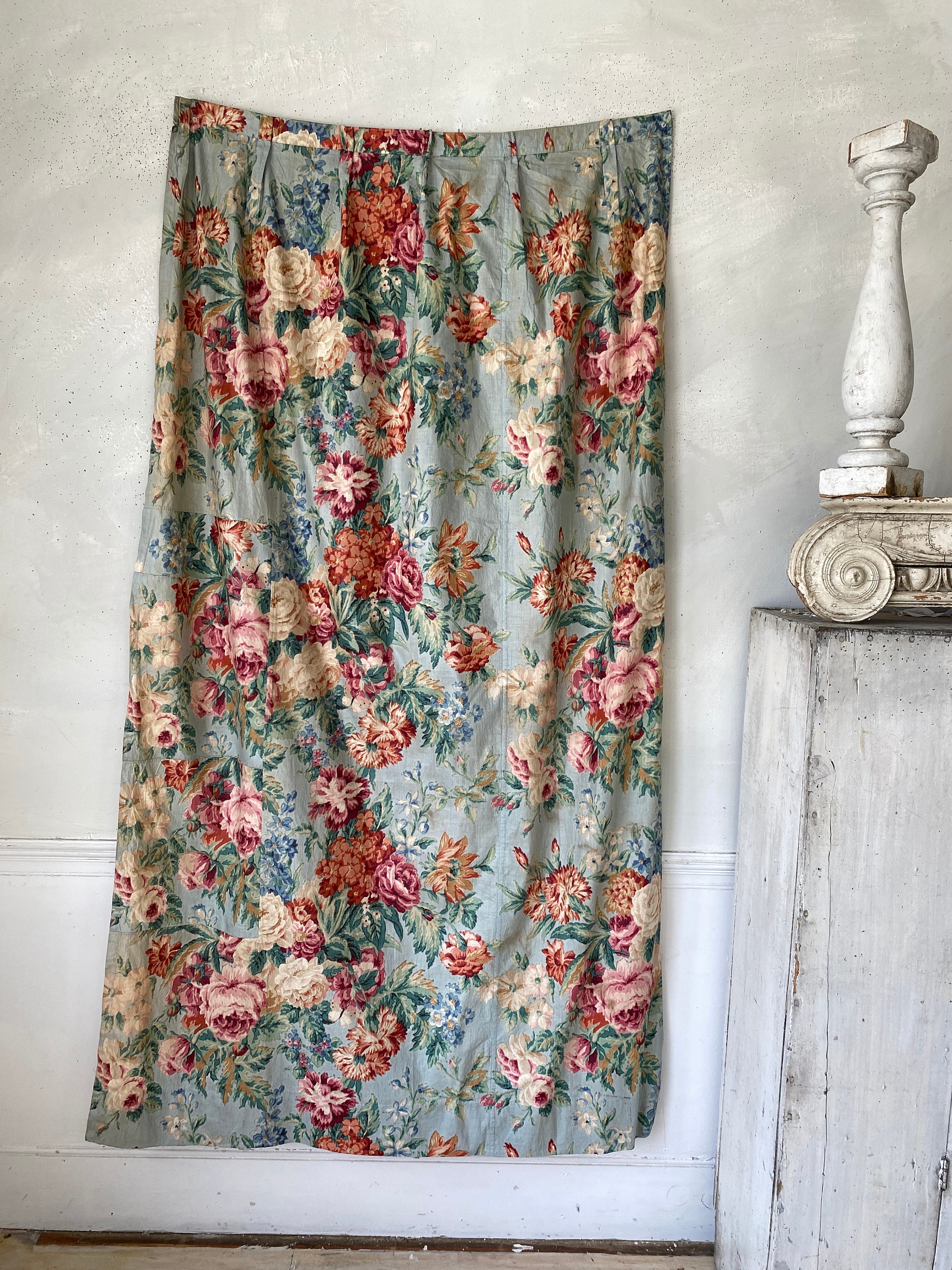 Vintage Painterly Cottage Chic Floral Chintz Fabric Material
