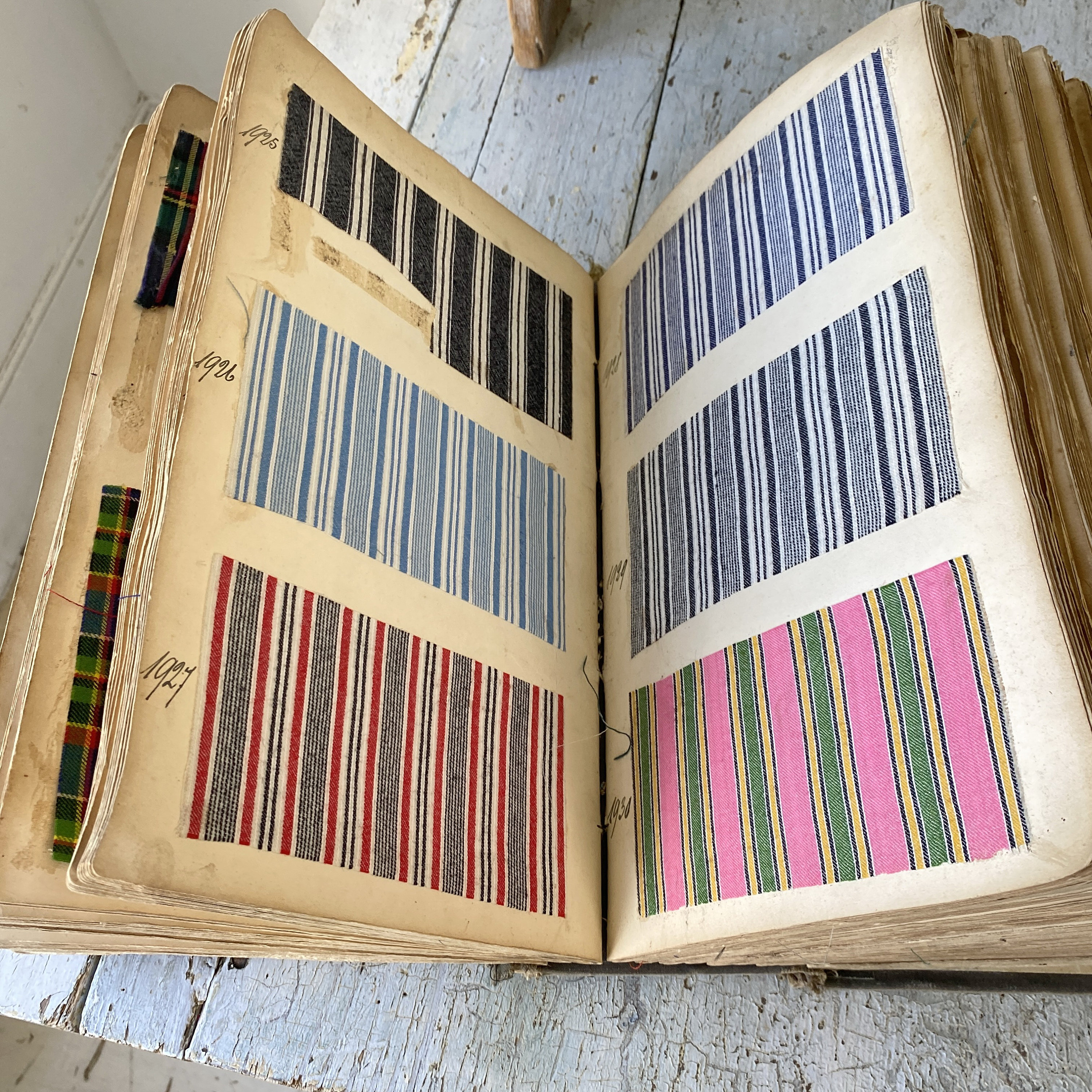 1000+ Samples Swatch Book Antique French Pattern Woven Fabric