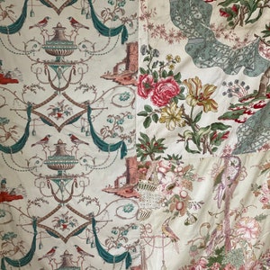 Puede incluir: Una tela de patchwork con una variedad de patrones florales y geom&eacute;tricos. La tela presenta un patr&oacute;n repetitivo de flores, p&aacute;jaros y formas geom&eacute;tricas en tonos de azul, verde, rojo y blanco.