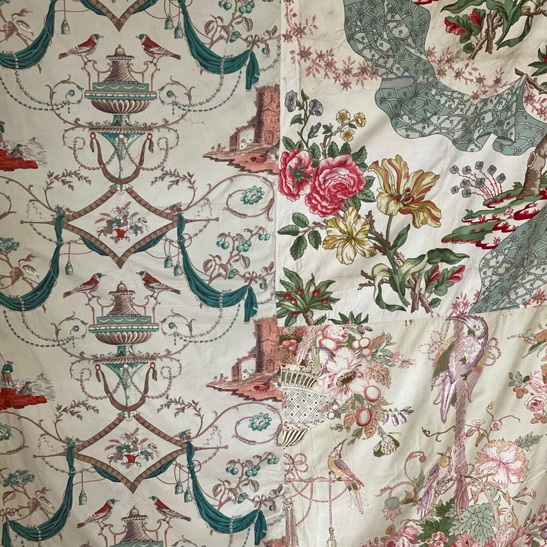 Puede incluir: Una tela de patchwork con una variedad de patrones florales y geom&eacute;tricos. La tela presenta un patr&oacute;n repetitivo de flores, p&aacute;jaros y formas geom&eacute;tricas en tonos de azul, verde, rojo y blanco.
