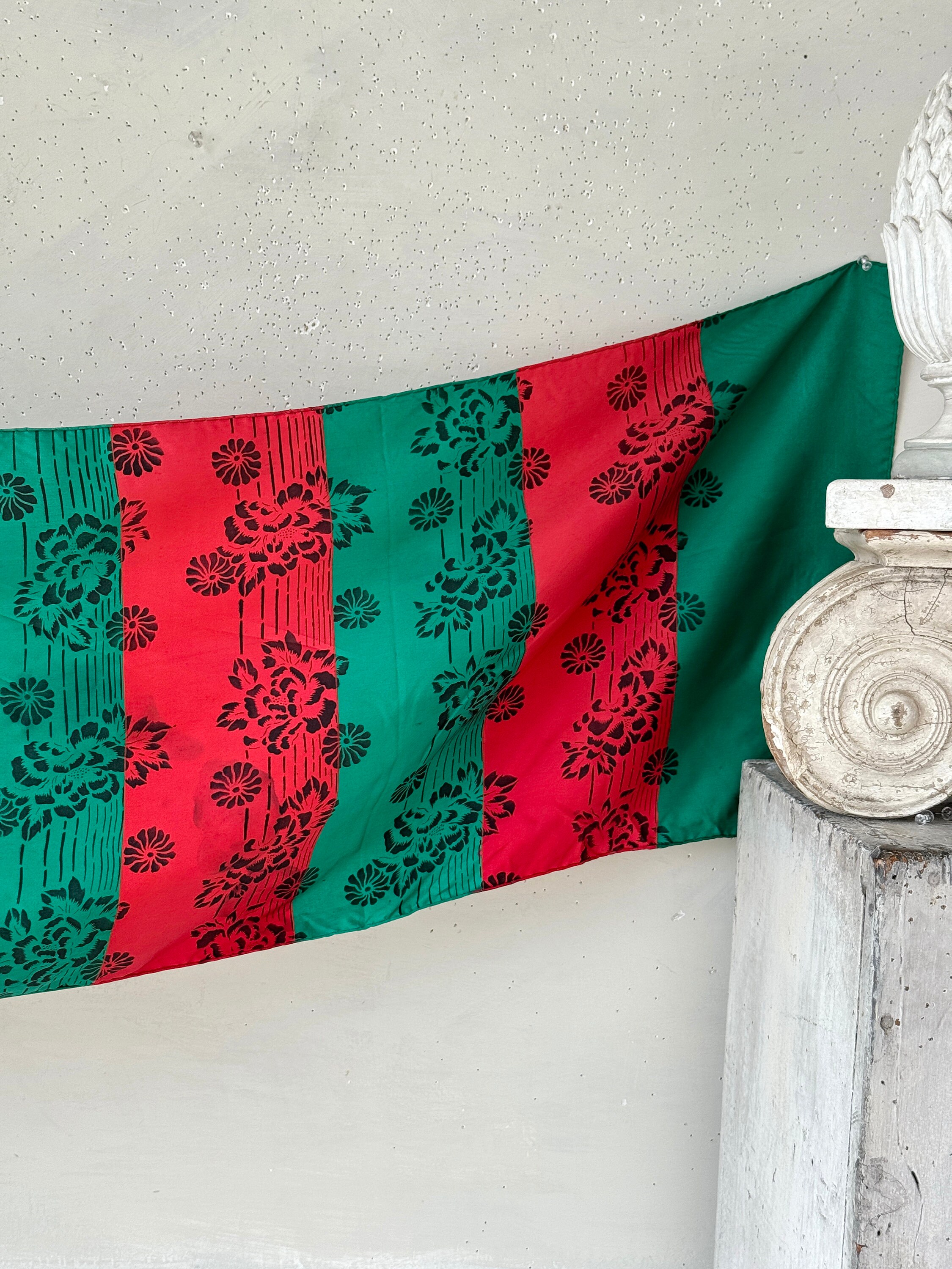 67x17 レッド グリーン フレンチプリント シルクスカーフ ブラック 花