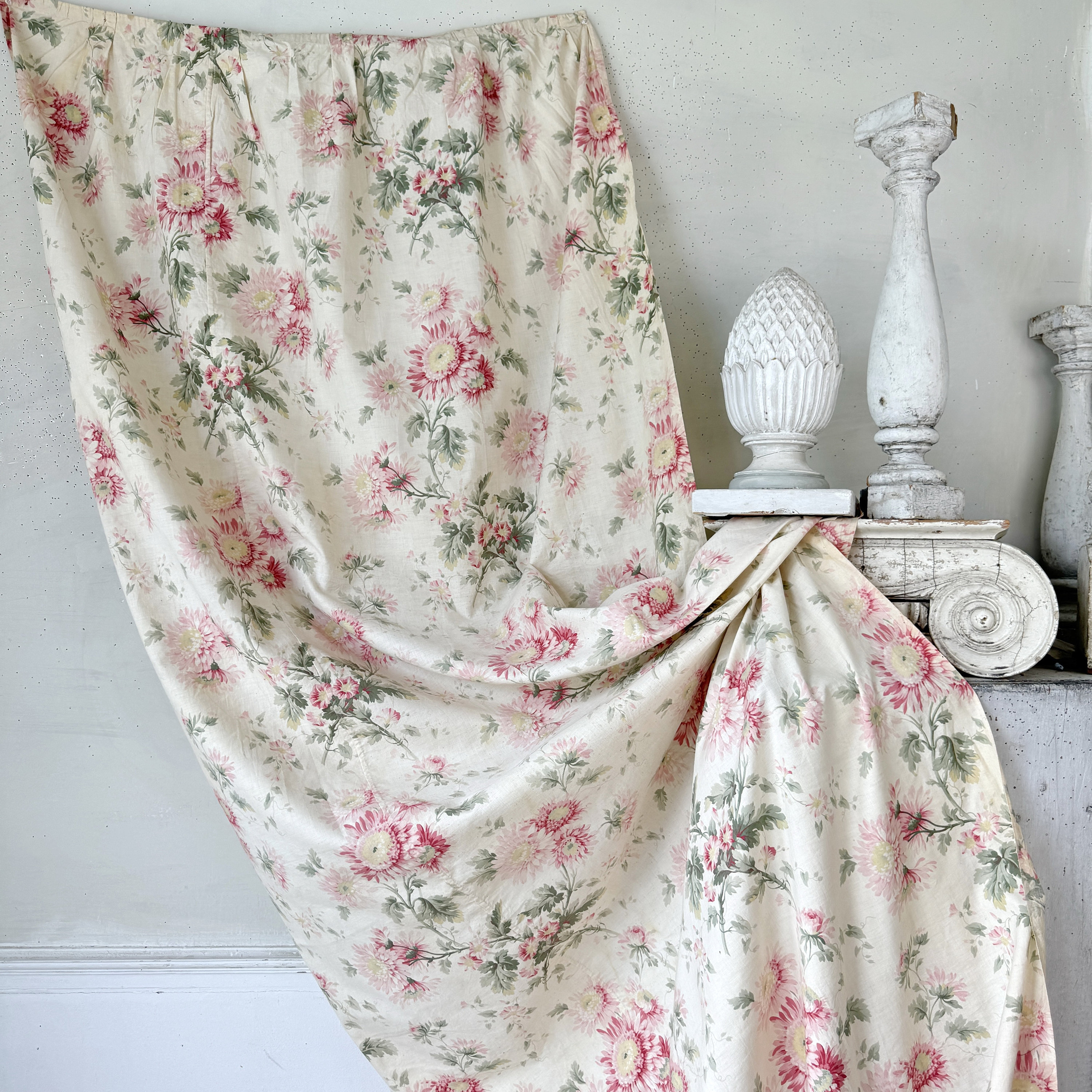 128x47 LARGE Antique 1910 French Floral Faded Curtain Drape Pink